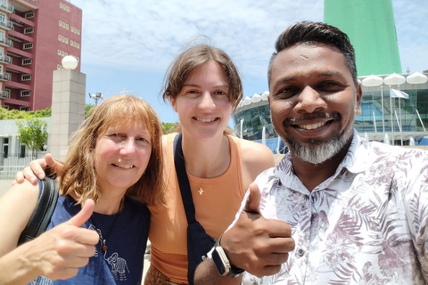 Colombo: City Highlights Tuk-Tuk Tour with Entry Tickets