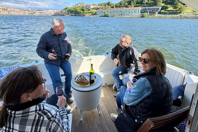 Porto: Douro River Cruise / Welcome Drink/with sunset optionPorto: Douro Sunset River Cruise with Welcome Drink