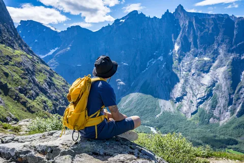 Andalsnes: Bike & Hike Abenteuer zum Litlefjellet Gipfel