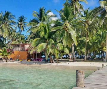 Overnight on San Blas Island and Lemon Keys with Boat Tour