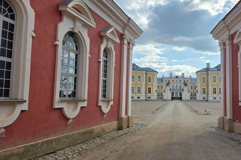 From Riga: Bauska Castle & Rundāle Palace Half Day Trip
