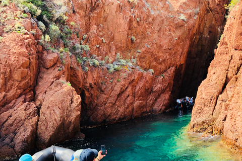 Cannes: excursión en barco por el macizo del EstérelCannes: Estérel Massif Boat Excursion