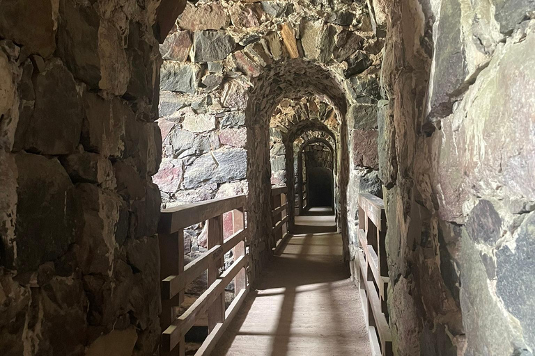 Private UNESCO Suomenlinna Tour: Fortress & Sea landscapes