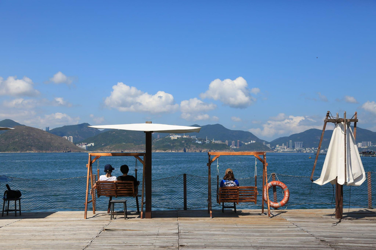 Hong Kong: Sampan Tour, Lamma Island, and Seafood Lunch