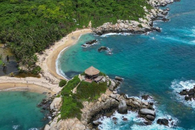 Trekking Tayrona complet x 2 jours : jungle, plages et culture indigèneTrekking complet Tayrona x 2 jours : jungle, plages et culture indigène
