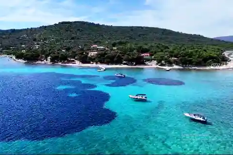 Fra Split eller Trogir: Privat tur i speedbåd til Den Blå Lagune