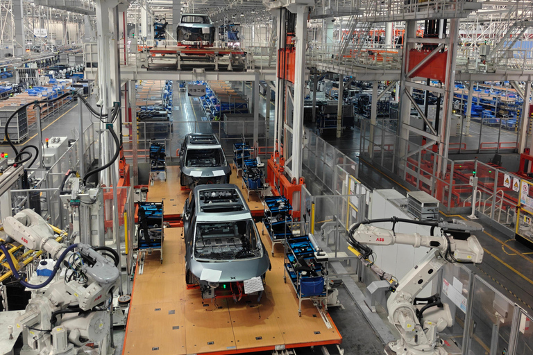 Guangzhou: Private Guide for Xpeng Intelligent Factory Tour
