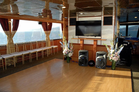 San Francisco: Empress Yacht New Year&#039;s Eve Party Cruise