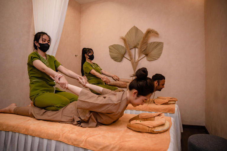 Da Nang: Ervaar 120min Thaise Massage GRATIS OPHAALservice voor 2 personen120 min Thaise massage