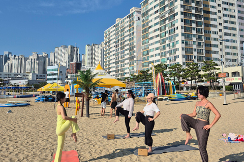 Busan: Gwangalli Beach Morning Wellness Yoga Experience