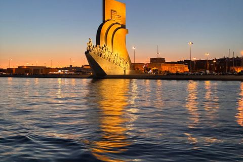 Sunset aboard a sailboat in Lisbon! Sunset aboard a sailing boat in Lisbon!