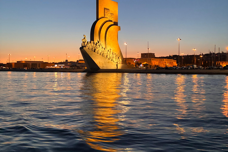 Sunset aboard a sailboat in Lisbon! Sunset aboard a sailing boat in Lisbon!