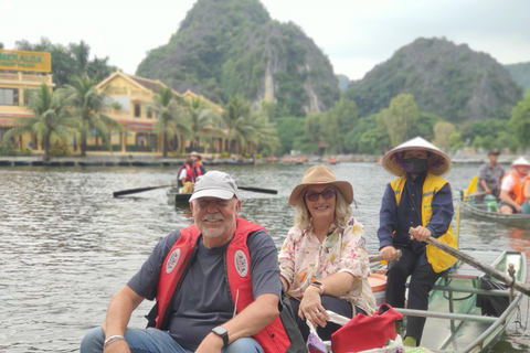 Aldea del Incienso-Tam Coc-Hoa Lu Pequeño Grupo de 9 Desde Hanói