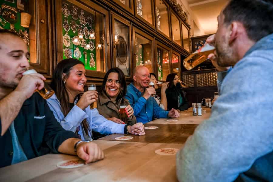Köln: Kölsch-Brauerei-Tour mit 3 Bieren inklusive. Foto: GetYourGuide