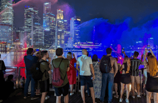 Singapur: Flusskreuzfahrt bei Sonnenuntergang und glitzernde Lichtshows