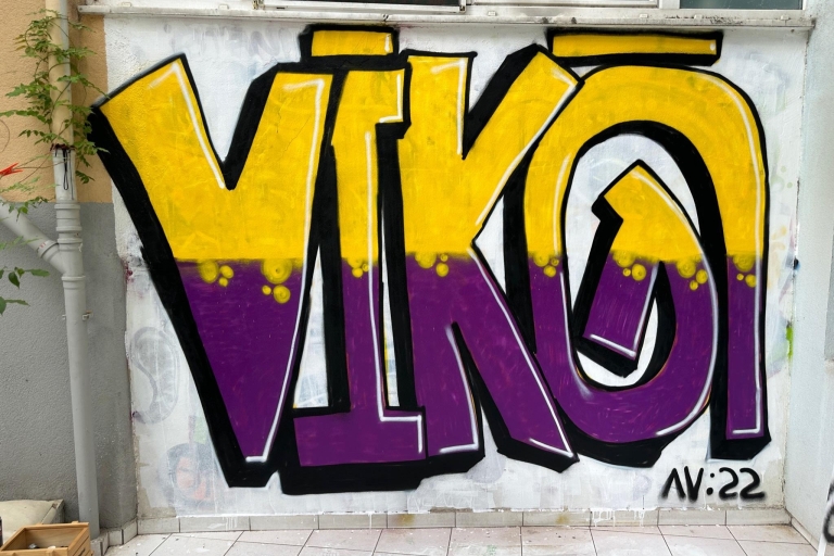 Taller de Arte del Grafiti con los lugareños en un jardín de Estambul