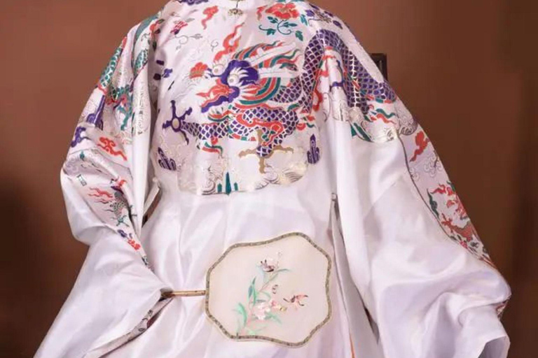 Yangshuo Traditional Costume Rental & Makeup Services Miao & Zhuang Costume Rental & Styling