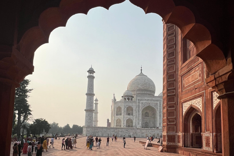 Privater Taj Mahal & Agra Tagesausflug von Delhi mit dem AutoNur private Reiseleiter