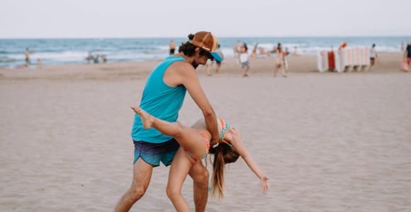 Valencia: Salsa Class by Malvarrosa Beach