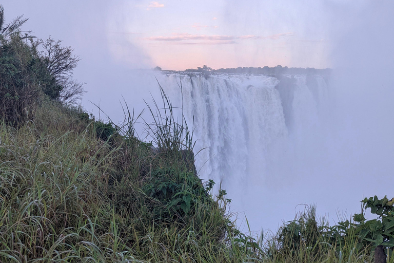 Livingstone: Victoria Falls Evening Guided Tour