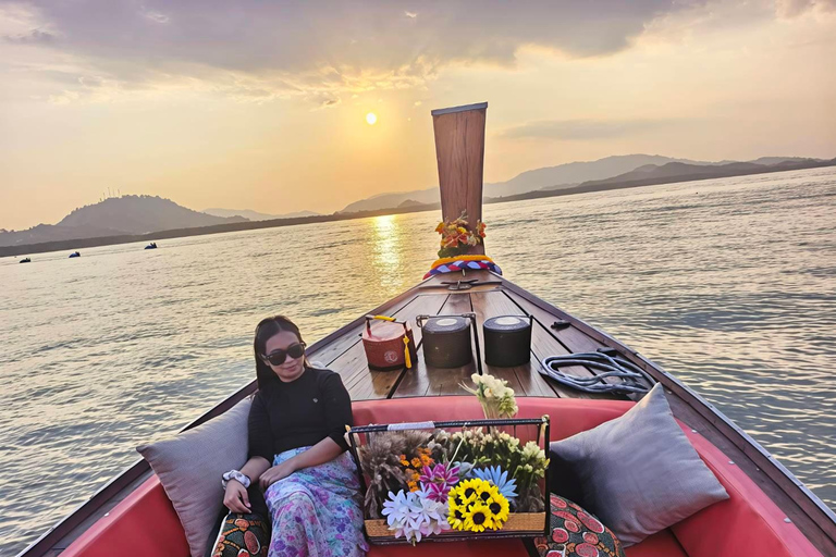 Phuket: 3 Island Private Longtail Boat Tour with Snorkeling