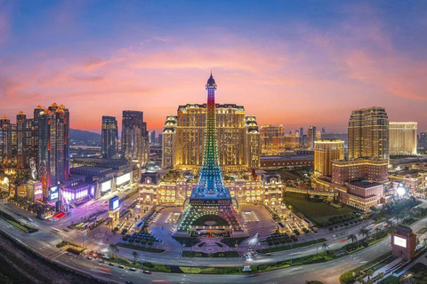 Macau Night City Tour｜Private Limo Tour with Driver-Guide 5 hours | 9 seater Van - Max for 8 pax