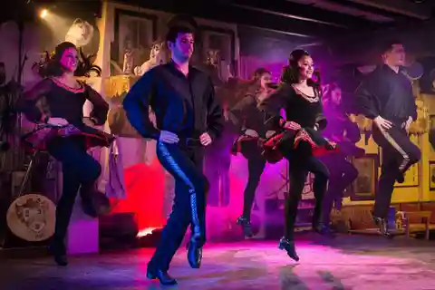 Dublín: Cena y Espectáculo de Baile Irlandés en Johnnie Fox's