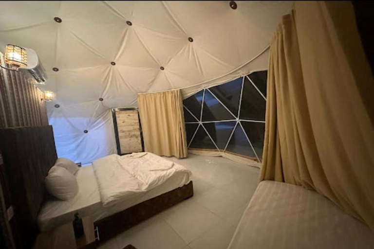 Wadi Rum: 6-Hour Jeep Tour with Bubble Tent Stay and 2 Meals