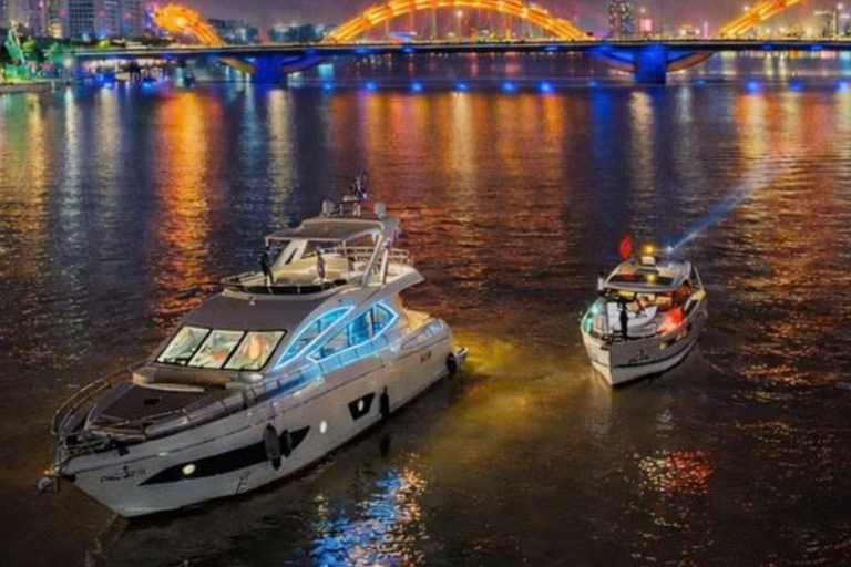 Da Nang: Private Luxury Yacht & Dragon Bridge Fire Show Luxury 2-Hour Ocean Mansion Yacht Charter – 4-Bedroom Bliss