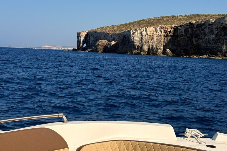 Malta: Private Boat Charter to Comino & Blue Lagoon Malta: Afternoon Private Boat Charter Comino & Blue Lagoon