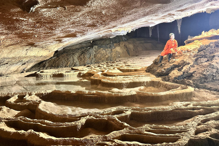 Guilin: Half Day Yanzi Cave Exploration Tour Guilin: Yanzi Cave Exploration Tour with Transfer