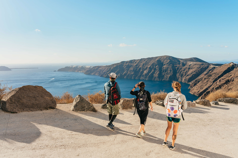 Santorini: begeleide wandeling naar krater en zonsondergang