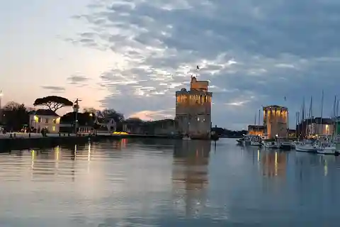 LA ROCHELLE VISITA GUIADA A PIE