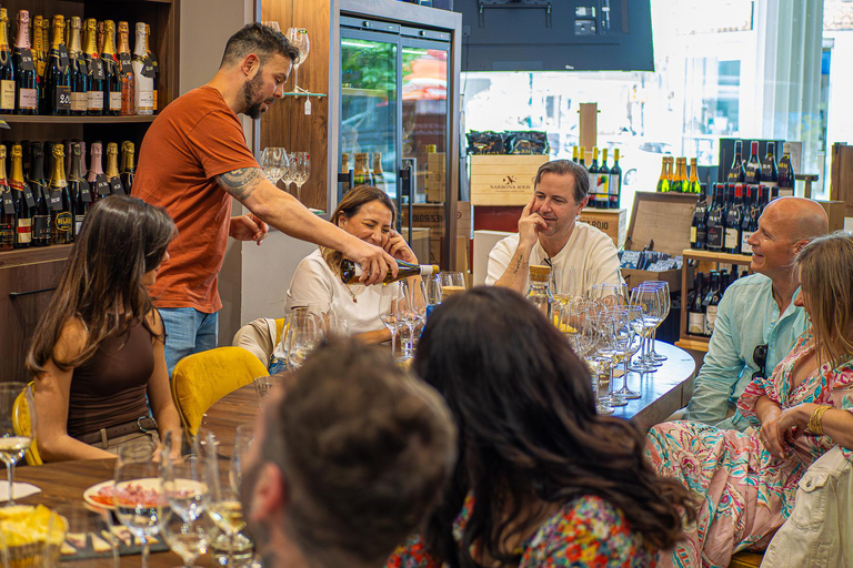 Malaga: Spanish Wine Tasting with 5 Wines and Pairing Tapas