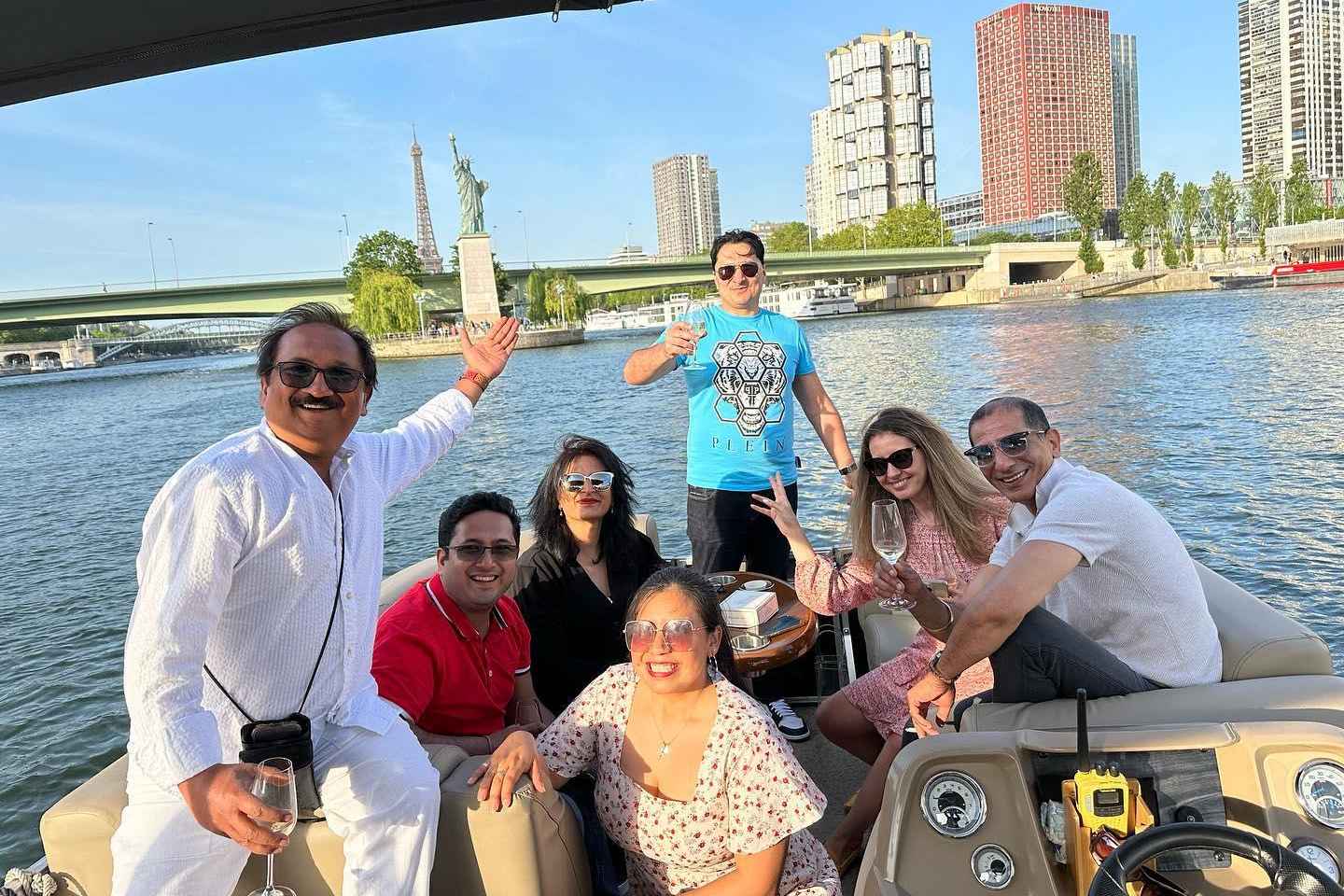 Paris: Private Seine River Cruise