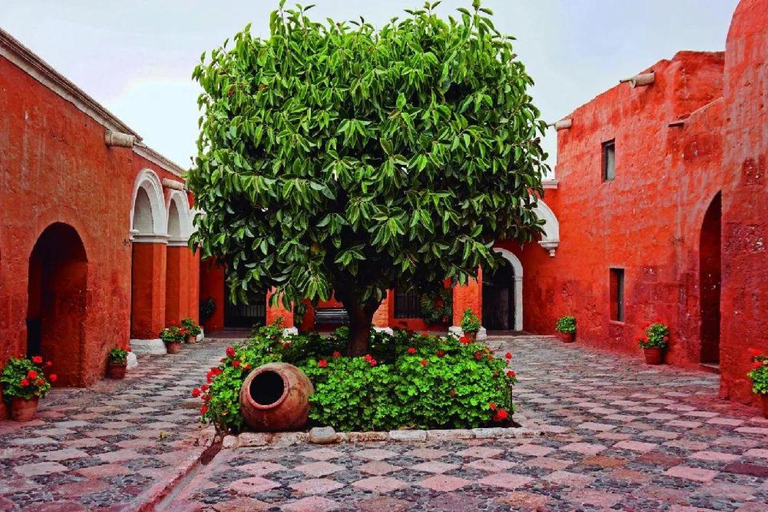 Arequipa: Walking City Tour & Santa Catalina