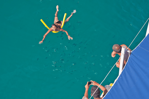 Paraty Bay: Islands & Beaches Boat Tour with Snorkeling