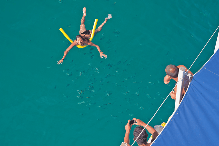 Paraty Bay: Islands & Beaches Boat Tour with Snorkeling