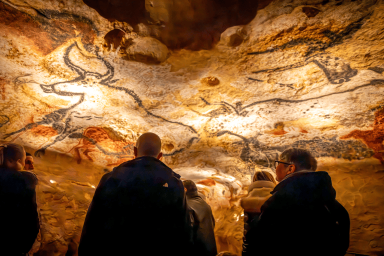 Lascaux IV: Ticket für das Höhlenerlebnis mit NachbildungGuided Tour auf Spanisch