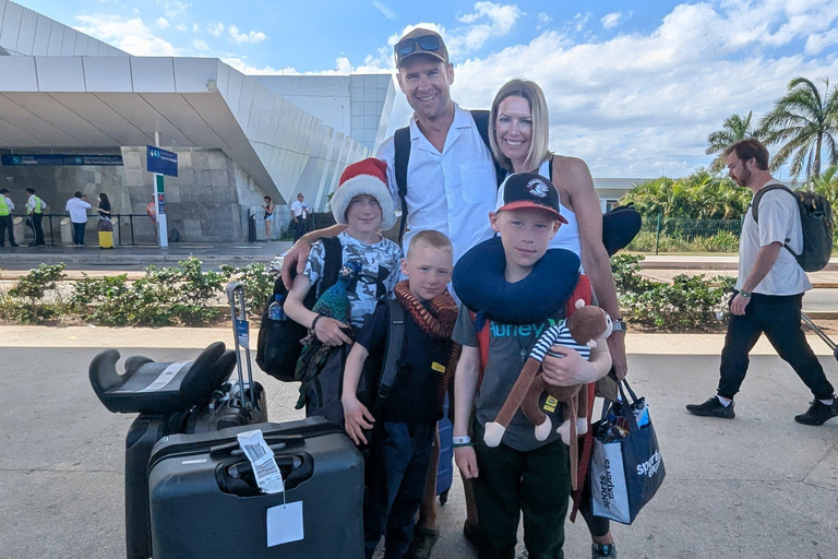 Cancun: Prywatny transfer z lotniska do strefy hotelowejLotnisko Cancun - strefa hotelowa Cancun w obie strony