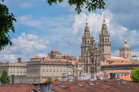 Santiago de Compostela: historyczna piesza wycieczka z przewodnikiemWycieczka z przewodnikiem w języku hiszpańskim i angielskim