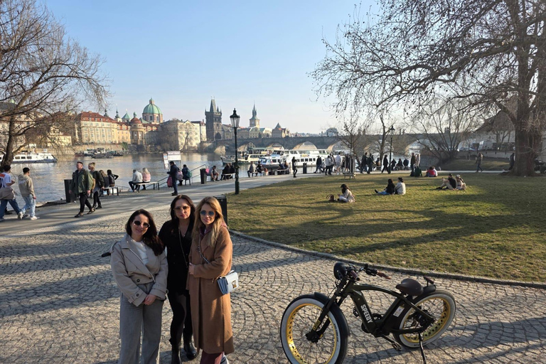 Prague Viewpoints & Historical Ebike Tour 4 Hours: Group E-Bike Tour