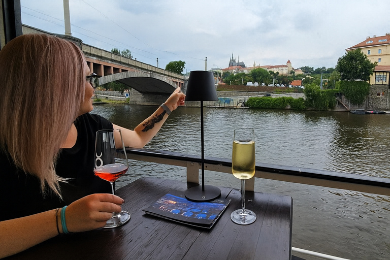 Prague: Vltava River Cruise in Jazz Style and Commentary