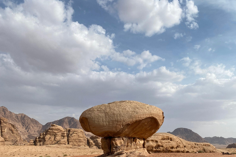 Wadi Rum: Wycieczka jeepem i jedna noc pod gwiazdamiJedna noc pod gwiazdami