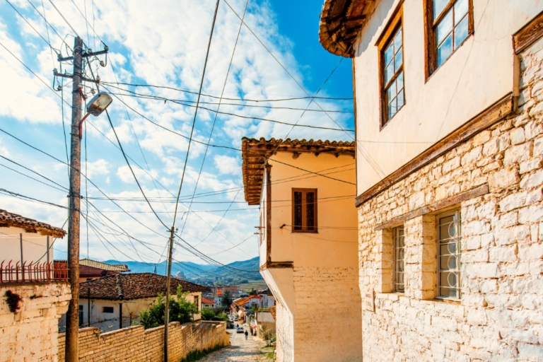 Czarujący Berat: Wycieczka po mieście tysiąca okien