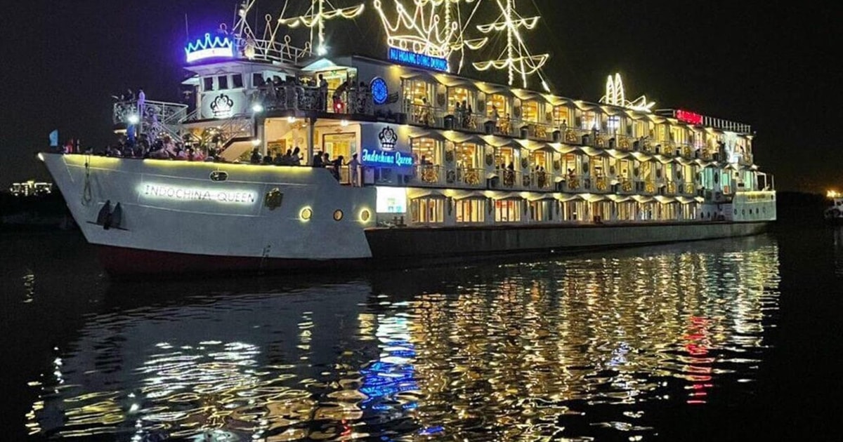 Ho Chi Minh: Dinner Cruise on Saigon River with Buffet Meal | GetYourGuide