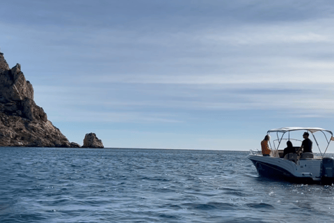 Passeio de barco privado com vinho, ibérico e snack gourmet tudo incluídoPasseio de barco particular com vinho, lanche gourmet ibérico, tudo incluído