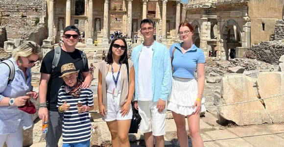 Kuşadası: Premium Ephesus & Mary&#39;s House Tour with Lunch