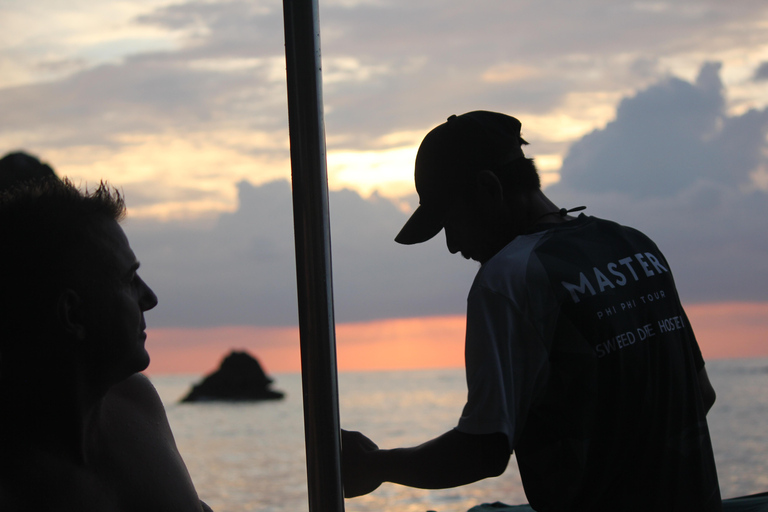 Ko Phi Phi Don : Excursion en bateau rapide avec plongée en apnée avec les requins