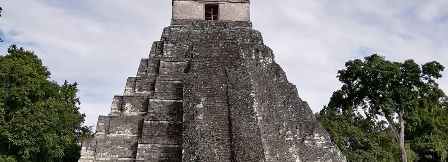 Impressionnante Tikal depuis Flores avec déjeuner